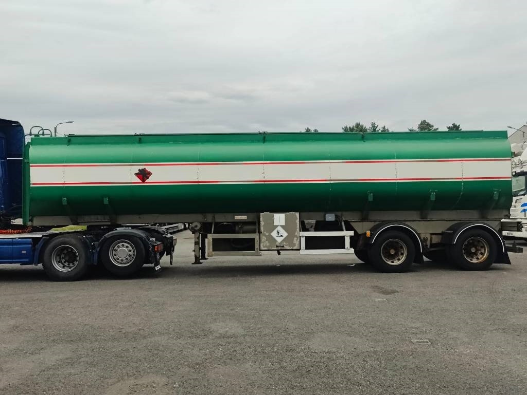 LST Säiliöpuoliperävaunu - Tanker semi-trailer: picture 5 LST Säiliöpuoliperävaunu - Tanker semi-trailer: picture 5