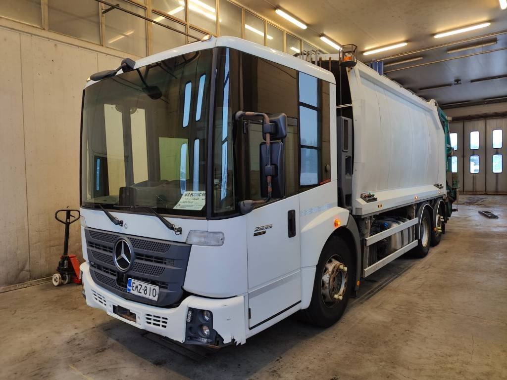 Mercedes-Benz Econic - Garbage truck: picture 1 Mercedes-Benz Econic - Garbage truck: picture 1