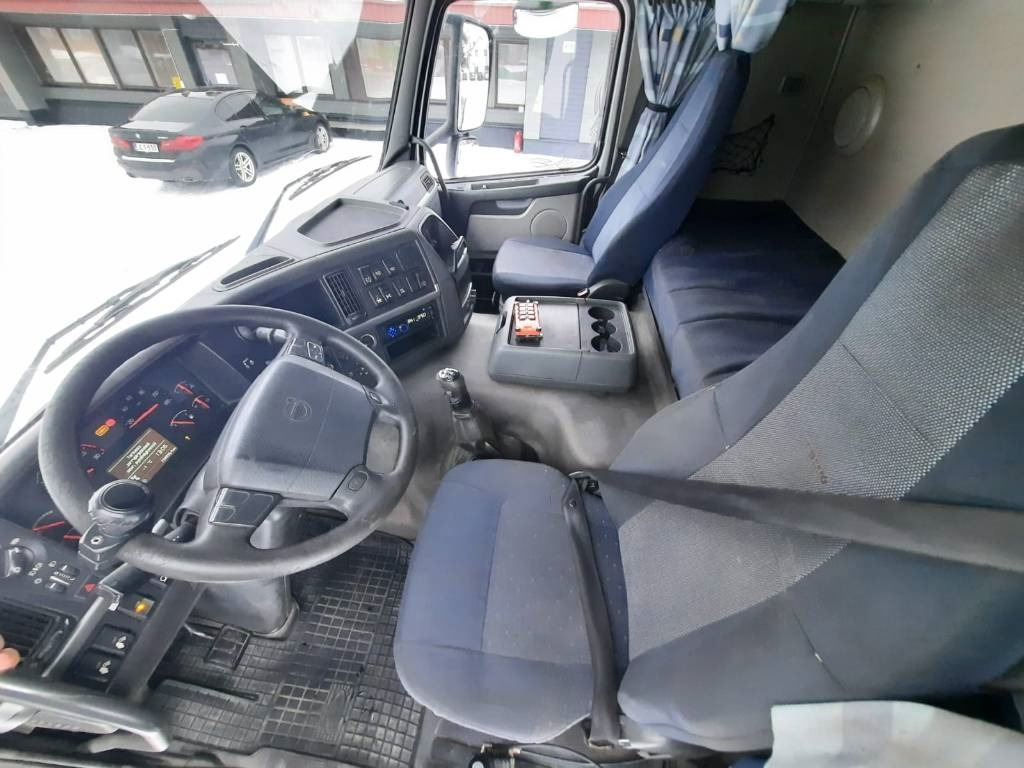 Tractor unit Volvo FM 13: picture 8