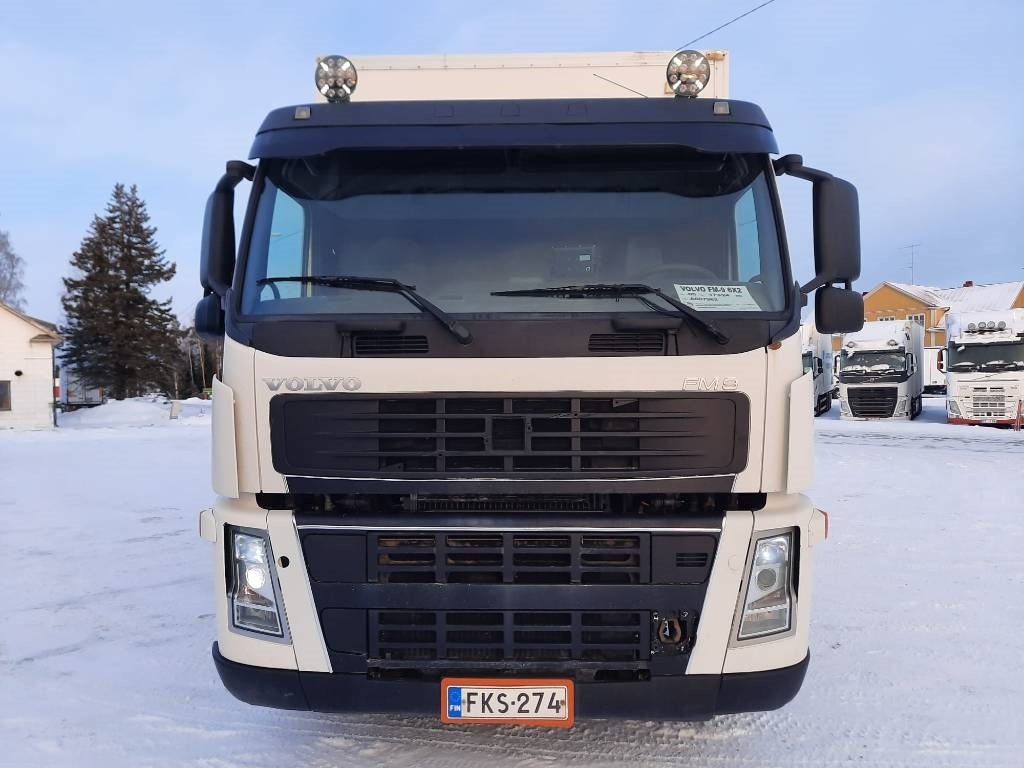 Volvo FM 9 300 - Box truck: picture 5 Volvo FM 9 300 - Box truck: picture 5