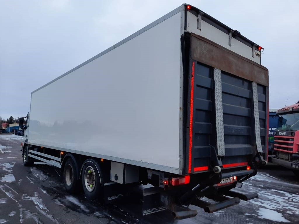 Volvo FM 9 300 - Box truck: picture 3 Volvo FM 9 300 - Box truck: picture 3