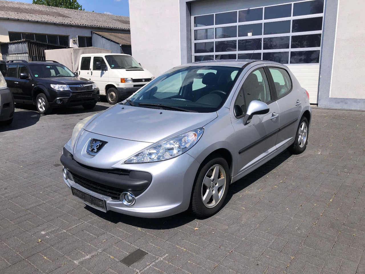 Peugeot 207 Urban Move 1.4i - Sedan: picture 3 Peugeot 207 Urban Move 1.4i - Sedan: picture 3