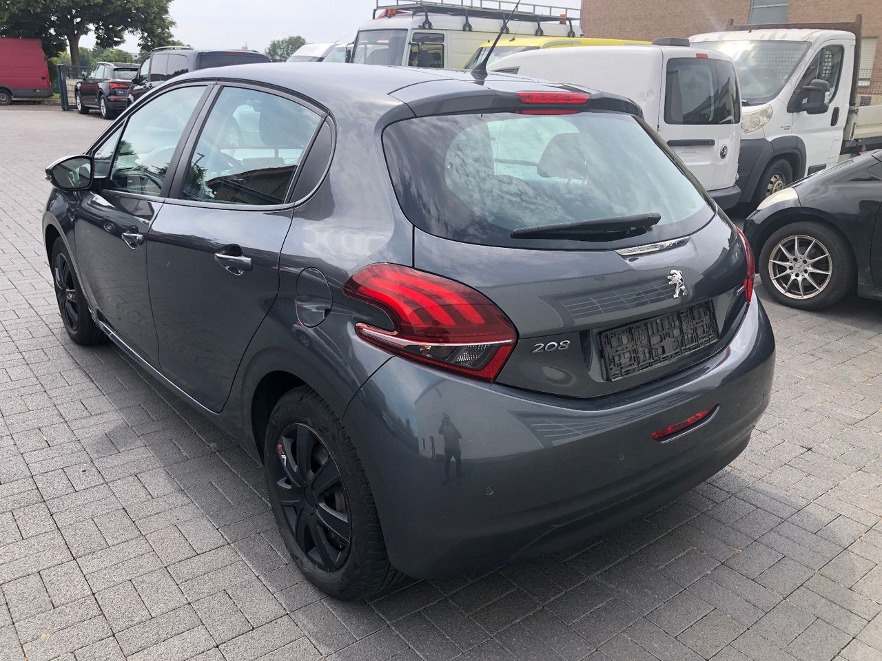 Peugeot 208 Active - Sedan: picture 4 Peugeot 208 Active - Sedan: picture 4