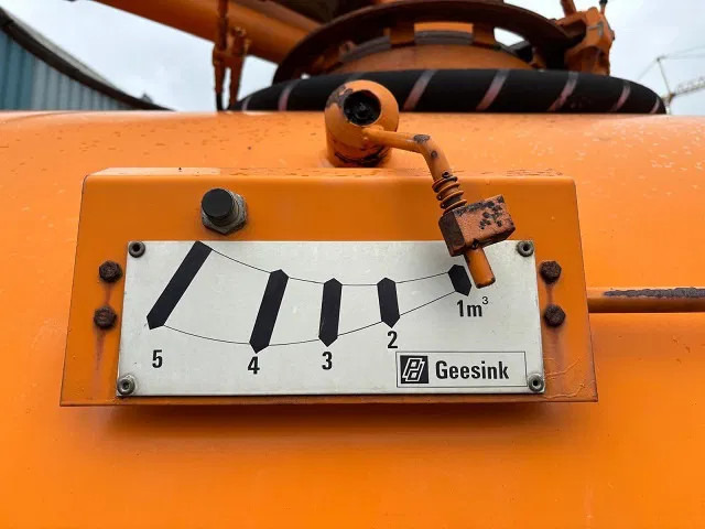 Vacuum truck MAN F 15.192 (6-CILINDER) WITH GEESINK VACUUM TANK (MANUAL GEARBOX / P.T.O.) ORIGINAL DUTCH TRUCK: picture 12