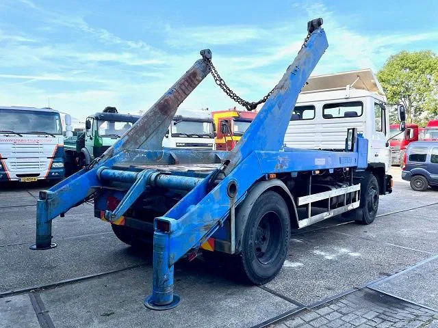 MAN F 18.232 (6 CILINDER) M90 WITH TELESCOPIC CONTAINER SYSTEM (8 GEARS MANUAL GEARBOX / EURO 1 (MECHANICAL PUMP AND INJECTORS)) - Skip loader truck: picture 3 MAN F 18.232 (6 CILINDER) M90 WITH TELESCOPIC CONTAINER SYSTEM (8 GEARS MANUAL GEARBOX / EURO 1 (MECHANICAL PUMP AND INJECTORS)) - Skip loader truck: picture 3
