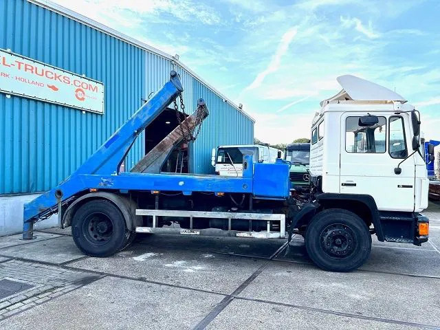MAN F 18.232 (6 CILINDER) M90 WITH TELESCOPIC CONTAINER SYSTEM (8 GEARS MANUAL GEARBOX / EURO 1 (MECHANICAL PUMP AND INJECTORS)) - Skip loader truck: picture 4 MAN F 18.232 (6 CILINDER) M90 WITH TELESCOPIC CONTAINER SYSTEM (8 GEARS MANUAL GEARBOX / EURO 1 (MECHANICAL PUMP AND INJECTORS)) - Skip loader truck: picture 4