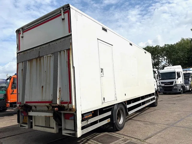 MAN TGM 18.250 BL WITH PLYWOOD CLOSED BOX AND LOADING PLATFORM (EURO 5 / AS-TRONIC / AIRCONDITIONING / COMPLETE SPOILERSET / ENGINE - Box truck: picture 3 MAN TGM 18.250 BL WITH PLYWOOD CLOSED BOX AND LOADING PLATFORM (EURO 5 / AS-TRONIC / AIRCONDITIONING / COMPLETE SPOILERSET / ENGINE - Box truck: picture 3