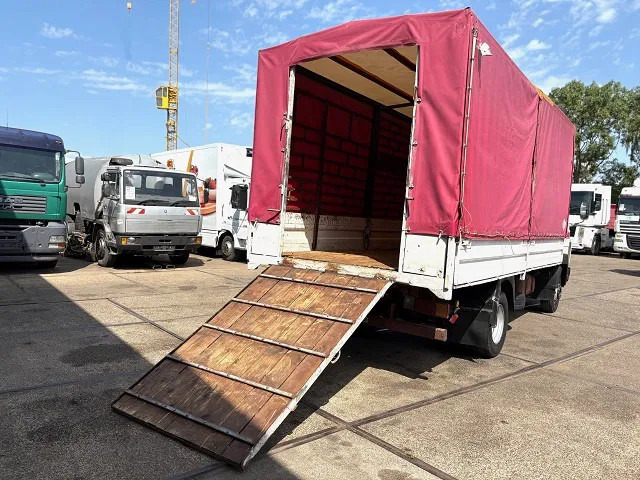 Mercedes-Benz LK 814 K 6-CILINDER FULL STEEL WITH TENT BOX / CATTLE BOX (MANUAL GEARBOX / FULL STEEL SUSPENSION) - Curtain side truck: picture 4 Mercedes-Benz LK 814 K 6-CILINDER FULL STEEL WITH TENT BOX / CATTLE BOX (MANUAL GEARBOX / FULL STEEL SUSPENSION) - Curtain side truck: picture 4