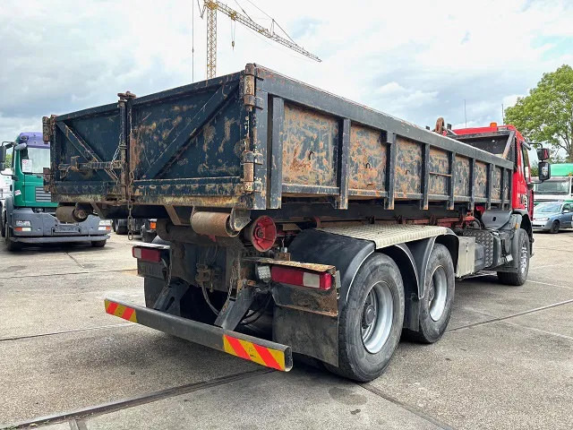 Renault Premium Lander 320DXI 6x4 FULL STEEL CHASSIS WITH MULTILIFT HOOK-ARM SYSTEM (MANUAL GEARBOX / FULL STEEL SUSPENSION / REDUCTION - Hook lift truck: picture 3 Renault Premium Lander 320DXI 6x4 FULL STEEL CHASSIS WITH MULTILIFT HOOK-ARM SYSTEM (MANUAL GEARBOX / FULL STEEL SUSPENSION / REDUCTION - Hook lift truck: picture 3