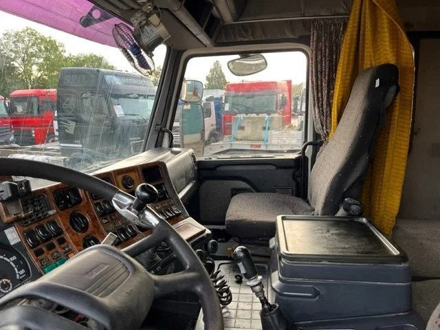 Interior photo 2: Tipper Scania R143-450 V8 STREAMLINE 6x2 FULL STEEL KIPPER (MANUAL GEARBOX / FULL STEEL SUSPENSION / 10 TIRES / ROBSON DRIVE / MECHANICAL PUMP