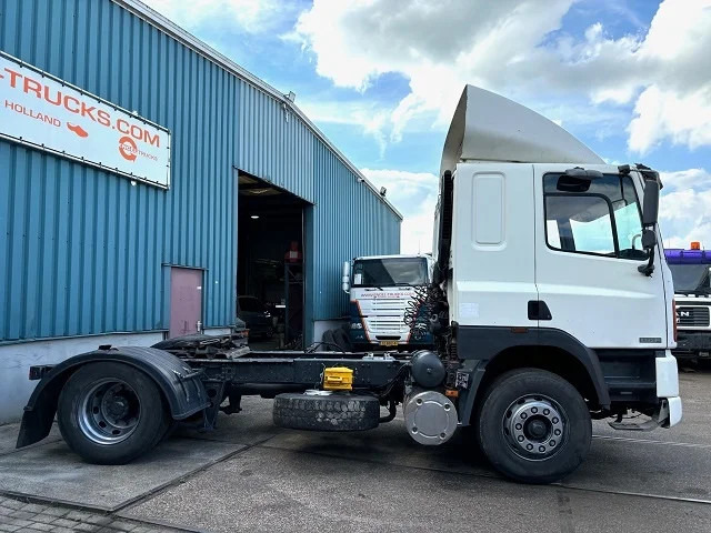 DAF 85.400 ATI SLEEPERCAB (EURO 2 / ZF16 MANUAL GEARBOX / ZF-INTARDER) - Tractor unit: picture 4 DAF 85.400 ATI SLEEPERCAB (EURO 2 / ZF16 MANUAL GEARBOX / ZF-INTARDER) - Tractor unit: picture 4