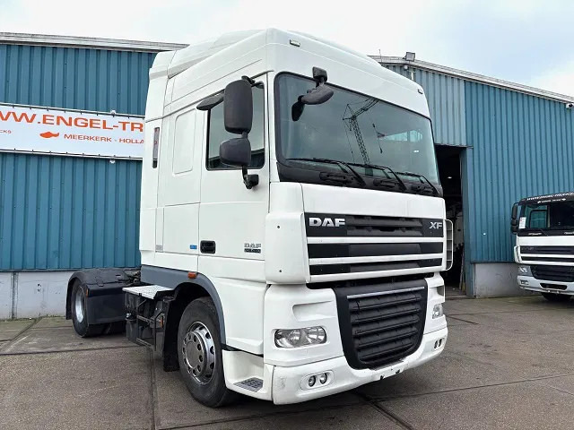 DAF XF 105.460 ATE SPACECAB 4x2 ONLY 835.500 KM (ZF-MANUAL GEARBOX / ZF-INTARDER / AIRCONDITIONING / EURO 5) - Tractor unit: picture 2 DAF XF 105.460 ATE SPACECAB 4x2 ONLY 835.500 KM (ZF-MANUAL GEARBOX / ZF-INTARDER / AIRCONDITIONING / EURO 5) - Tractor unit: picture 2