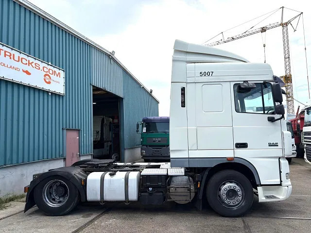 DAF XF 105.460 SPACECAB (4 IDENTICAL UNITS AVAILBLE) (ZF16 MANUAL GEARBOX / MX-BRAKE / 870+430 LITER TANK / FRIDGE / AIRCONDITIONING - Tractor unit: picture 4 DAF XF 105.460 SPACECAB (4 IDENTICAL UNITS AVAILBLE) (ZF16 MANUAL GEARBOX / MX-BRAKE / 870+430 LITER TANK / FRIDGE / AIRCONDITIONING - Tractor unit: picture 4
