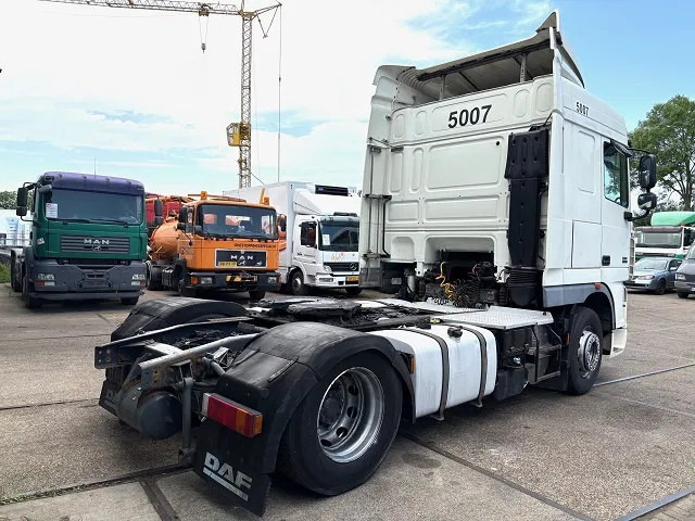 DAF XF 105.460 SPACECAB (4 IDENTICAL UNITS AVAILBLE) (ZF16 MANUAL GEARBOX / MX-BRAKE / 870+430 LITER TANK / FRIDGE / AIRCONDITIONING - Tractor unit: picture 3 DAF XF 105.460 SPACECAB (4 IDENTICAL UNITS AVAILBLE) (ZF16 MANUAL GEARBOX / MX-BRAKE / 870+430 LITER TANK / FRIDGE / AIRCONDITIONING - Tractor unit: picture 3