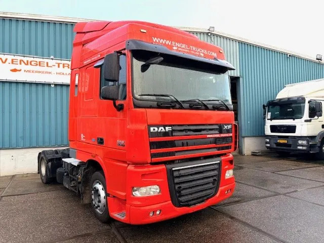 DAF XF 105.460 SPACECAB AS-TRONIC (EURO 5 EEV / AS-TRONIC GEARBOX / AIRCONDITIONING / ELECTRICAL MAINSWITCH / COMPLETE SPOILERSET ON - Tractor unit: picture 2 DAF XF 105.460 SPACECAB AS-TRONIC (EURO 5 EEV / AS-TRONIC GEARBOX / AIRCONDITIONING / ELECTRICAL MAINSWITCH / COMPLETE SPOILERSET ON - Tractor unit: picture 2