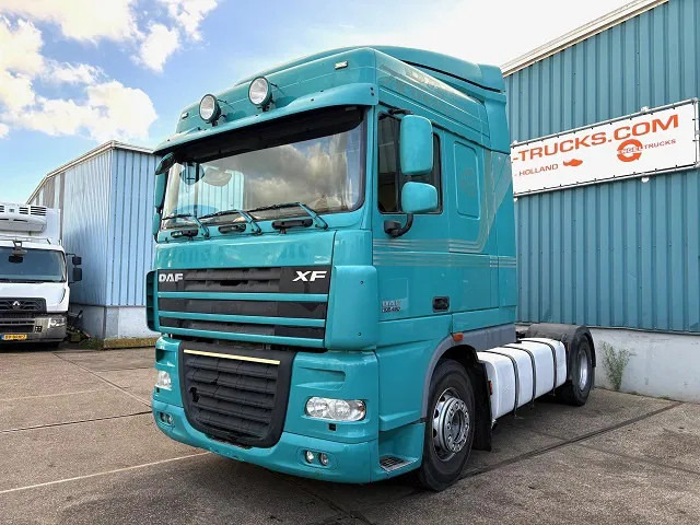 DAF XF 105.460 SPACECAB (EURO 5 / ZF16 MANUAL GEARBOX / P.T.O. / AIRCONDITIONING / FRIDGE UNDER BED / ETC.) - Tractor unit: picture 1 DAF XF 105.460 SPACECAB (EURO 5 / ZF16 MANUAL GEARBOX / P.T.O. / AIRCONDITIONING / FRIDGE UNDER BED / ETC.) - Tractor unit: picture 1