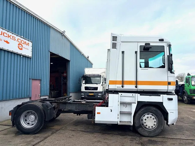 Renault Magnum 440 E-TECH (MACK ENGINE / ZF16 MANUAL GEARBOX / ZF-INTARDER / AIRCONDITIONING / ETC.) - Tractor unit: picture 4 Renault Magnum 440 E-TECH (MACK ENGINE / ZF16 MANUAL GEARBOX / ZF-INTARDER / AIRCONDITIONING / ETC.) - Tractor unit: picture 4
