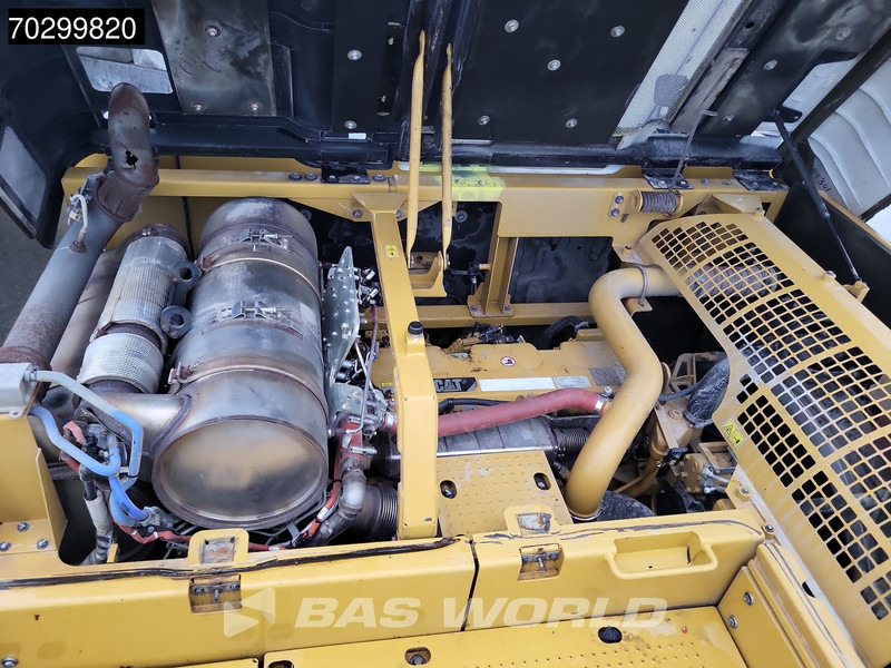 Crawler excavator Caterpillar 352 F: picture 11