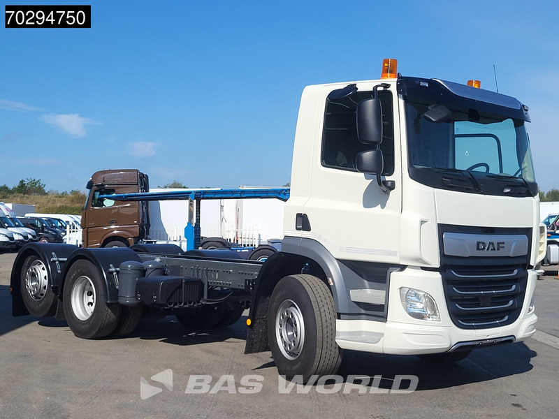 DAF CF 300 6X2 NEW! Lift + Steering Axle ACC Euro 6 - Cab chassis truck: picture 3 DAF CF 300 6X2 NEW! Lift + Steering Axle ACC Euro 6 - Cab chassis truck: picture 3