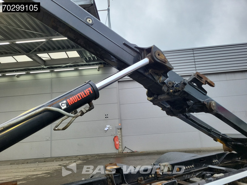 DAF XG 530 6X2 HIAB Multilift ULT21S61-WMITF Lift + Steering Axle Retarder Automatic Euro 6 - Hook lift truck: picture 3 DAF XG 530 6X2 HIAB Multilift ULT21S61-WMITF Lift + Steering Axle Retarder Automatic Euro 6 - Hook lift truck: picture 3