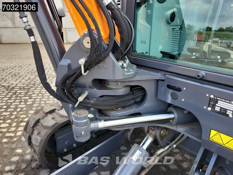 Mini excavator Develon DX55 R-7 A/C: picture 17