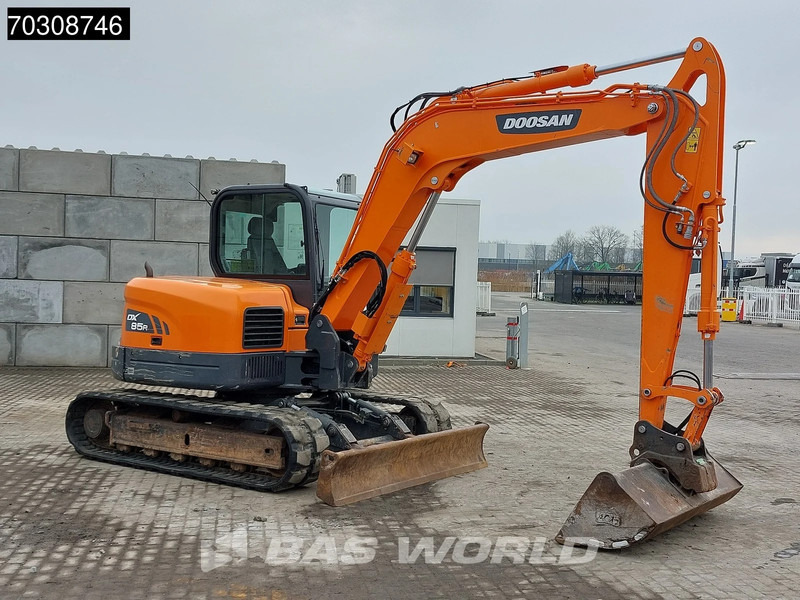 Mini excavator Doosan DX85 R-3 A/C - 3 Buckets: picture 9 Mini excavator Doosan DX85 R-3 A/C - 3 Buckets: picture 9