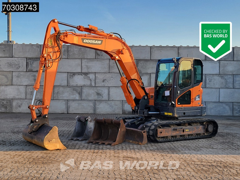 Doosan DX85 R-3 A/C - 3 Buckets - Mini excavator: picture 1 Doosan DX85 R-3 A/C - 3 Buckets - Mini excavator: picture 1
