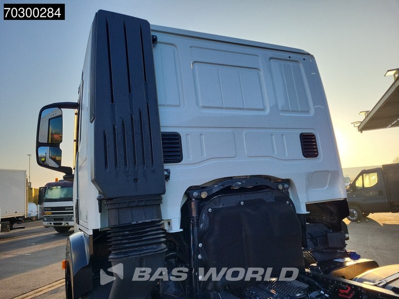 Iveco X-Way 500 X-Way 6X4 NEW 6x4 chassis Sleepercab Rear Air suspension Automatic Euro 6 - Cab chassis truck: picture 5 Iveco X-Way 500 X-Way 6X4 NEW 6x4 chassis Sleepercab Rear Air suspension Automatic Euro 6 - Cab chassis truck: picture 5