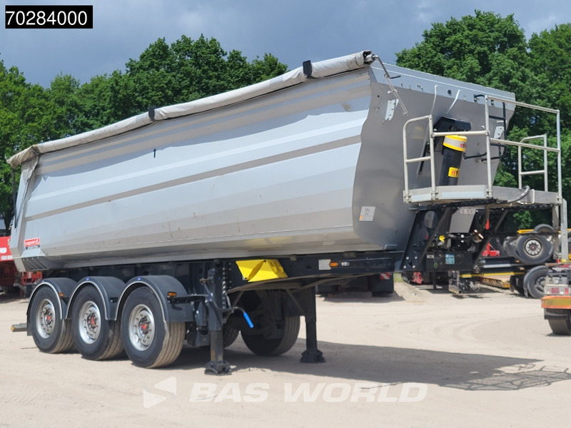 Langendorf NW3 3 axles Steel Tipper Liftachse - Tipper semi-trailer: picture 5 Langendorf NW3 3 axles Steel Tipper Liftachse - Tipper semi-trailer: picture 5