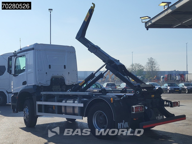 Mercedes-Benz Arocs 2136 4X2 Hyva HKS-12-37-S Big-Axle Steelsuspension Automatic Euro 6 - Hook lift truck: picture 2 Mercedes-Benz Arocs 2136 4X2 Hyva HKS-12-37-S Big-Axle Steelsuspension Automatic Euro 6 - Hook lift truck: picture 2