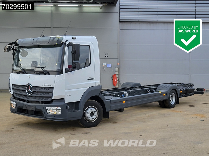 Mercedes-Benz Atego 816 Atego 4X2 LIKE NEW 8tons chassis Automatic PTO Euro 6 - Cab chassis truck: picture 1 Mercedes-Benz Atego 816 Atego 4X2 LIKE NEW 8tons chassis Automatic PTO Euro 6 - Cab chassis truck: picture 1