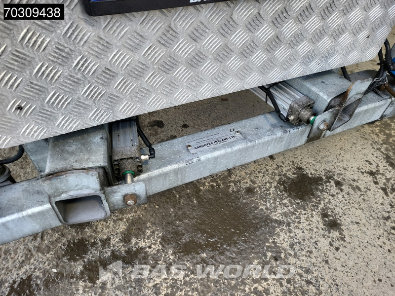 Renault T 430 T 6X2 NL-Truck curtainsides Forklift preparation Steering axle Automatic Euro 6 - Curtain side truck: picture 5 Renault T 430 T 6X2 NL-Truck curtainsides Forklift preparation Steering axle Automatic Euro 6 - Curtain side truck: picture 5