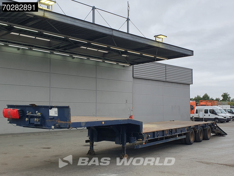 Titan - Low loader semi-trailer: picture 2 Titan - Low loader semi-trailer: picture 2