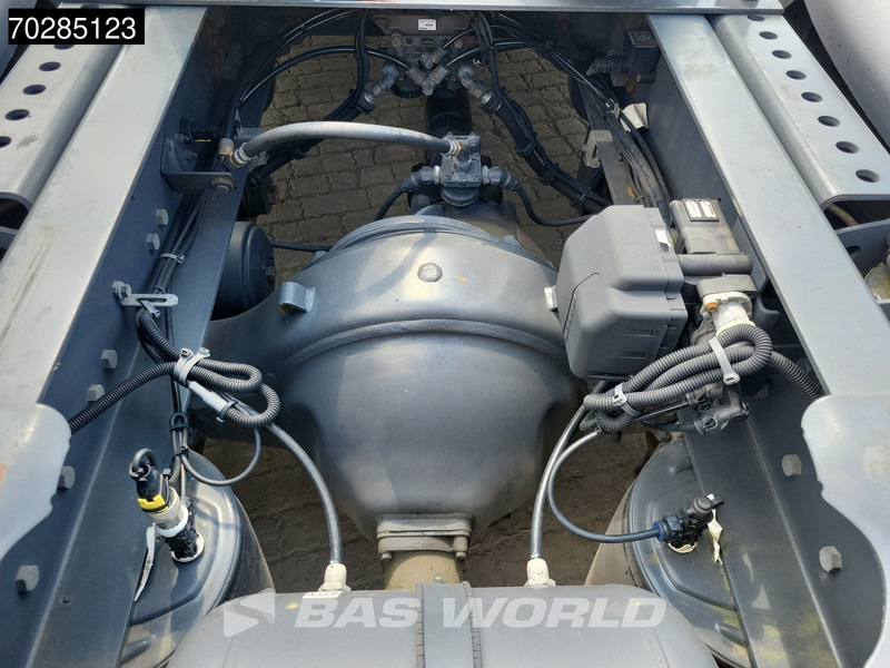 Scania R450 R 4X2 NL-Truck 2x Tanks Standklima Navi Xenon - Tractor unit: picture 5 Scania R450 R 4X2 NL-Truck 2x Tanks Standklima Navi Xenon - Tractor unit: picture 5