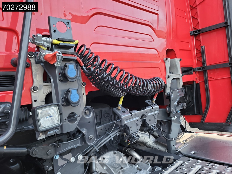 Scania S460 4X2 NEW! Retarder ACC Navi Standklima 2X Tanks - Tractor unit: picture 5 Scania S460 4X2 NEW! Retarder ACC Navi Standklima 2X Tanks - Tractor unit: picture 5