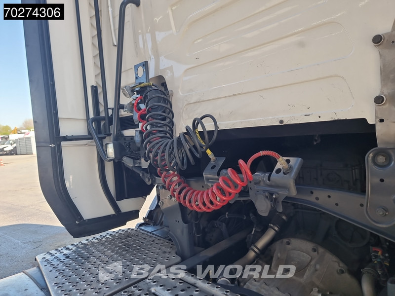 Tractor unit Scania S460 S 4X2 Retarder Euro 6 ACC 2X Tanks: picture 12 Tractor unit Scania S460 S 4X2 Retarder Euro 6 ACC 2X Tanks: picture 12
