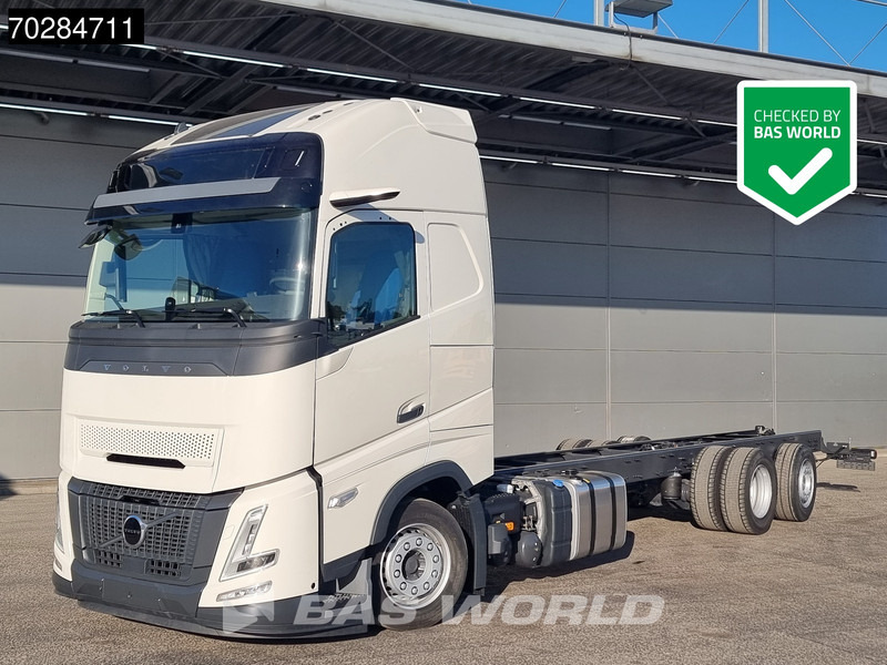 Volvo FH 62 R AERO 6X2 NEW Horsetruck chassis Lift+Lenkachse Dynamic Steering Mirror cam Euro 6 - Truck: picture 1 Volvo FH 62 R AERO 6X2 NEW Horsetruck chassis Lift+Lenkachse Dynamic Steering Mirror cam Euro 6 - Truck: picture 1