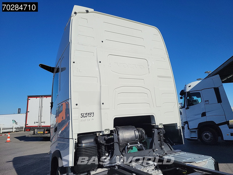 New Cab chassis truck Volvo FH 62 R AERO 6X2 NEW Horsetruck chassis Lift+Lenkachse Dynamic Steering Mirror cam Euro 6: picture 8