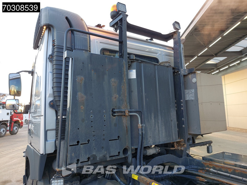 Volvo FMX 540 FMX 8X4 20 Tons Hooklift Euro 6 - Hook lift truck: picture 3 Volvo FMX 540 FMX 8X4 20 Tons Hooklift Euro 6 - Hook lift truck: picture 3