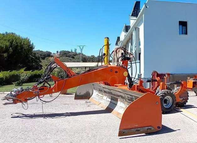 Agrotécnica V5000CCM-DC - Grader: picture 1 Agrotécnica V5000CCM-DC - Grader: picture 1