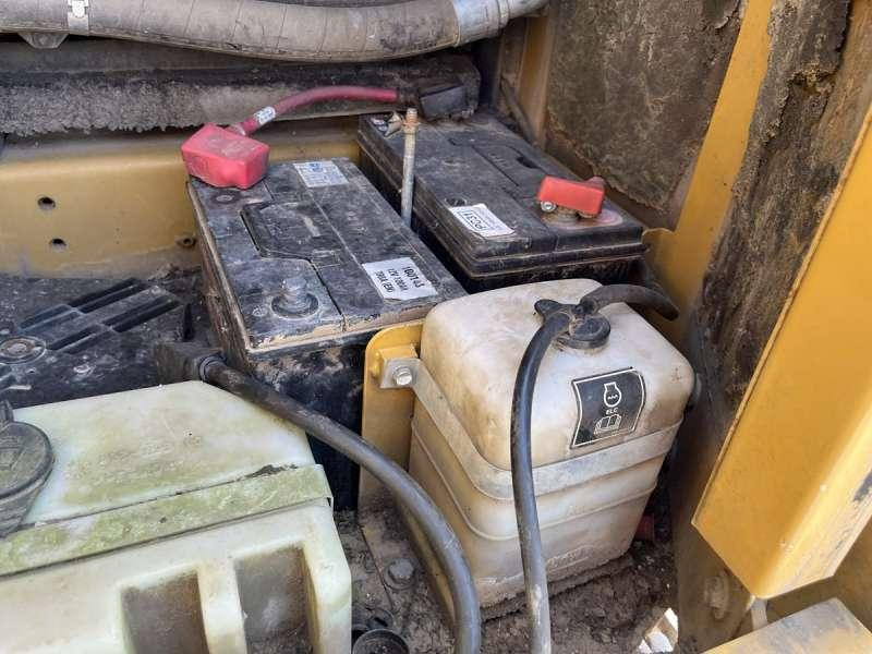 Crawler excavator Caterpillar 312CL: picture 34