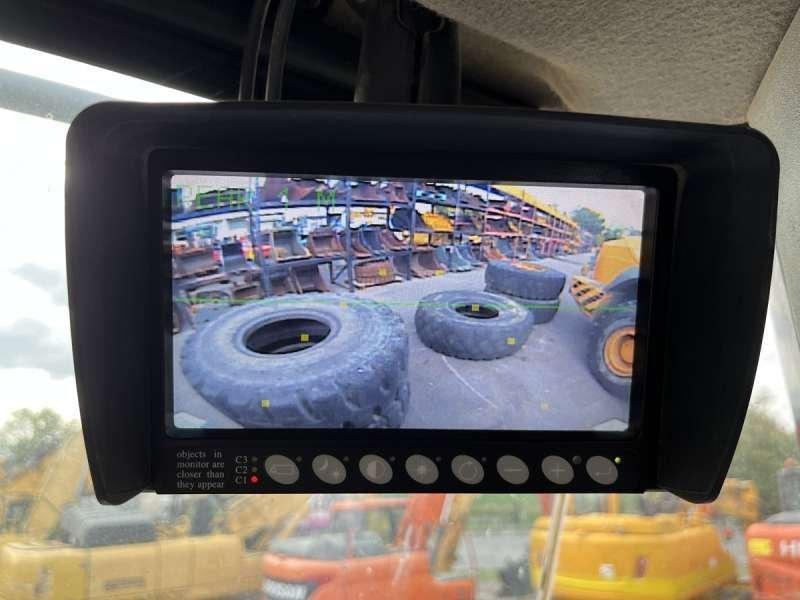 Wheel loader Caterpillar 962K: picture 44