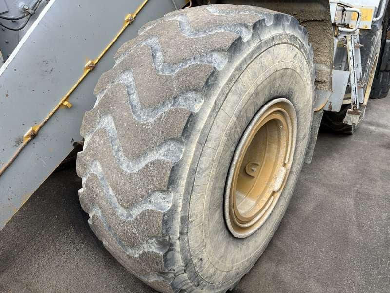 Wheel loader Caterpillar 962K: picture 18