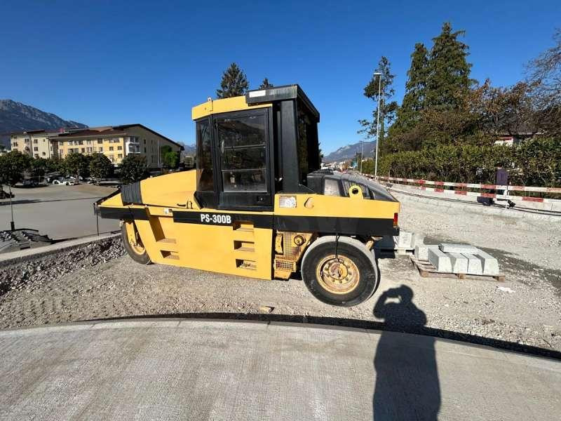 Caterpillar PS300B - Pneumatic roller: picture 4 Caterpillar PS300B - Pneumatic roller: picture 4
