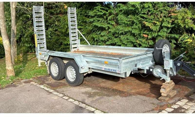 HUBIERE 2 ESSIEUX - Car trailer: picture 3 HUBIERE 2 ESSIEUX - Car trailer: picture 3