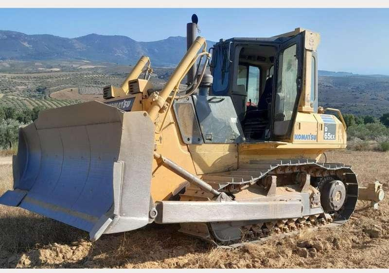 Komatsu D65EX-15 - Bulldozer: picture 1 Komatsu D65EX-15 - Bulldozer: picture 1