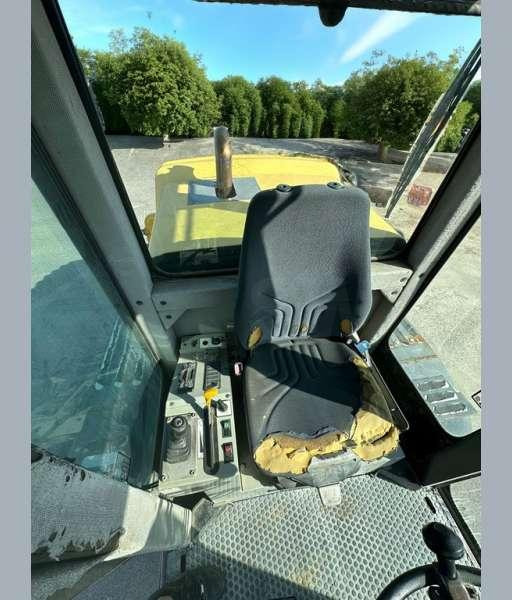 Grader New Holland F106.6A 6X6 MACHINE SUISSE: picture 10