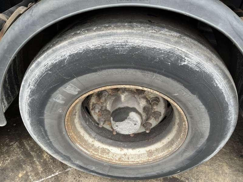 Dropside/ Flatbed semi-trailer Trax 3 ESSIEUX: picture 15 Dropside/ Flatbed semi-trailer Trax 3 ESSIEUX: picture 15