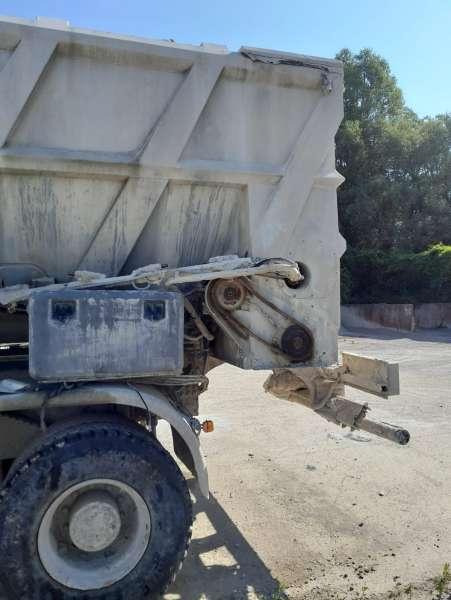 MAN 41480 + Epandeur Ciment - Truck: picture 2 MAN 41480 + Epandeur Ciment - Truck: picture 2