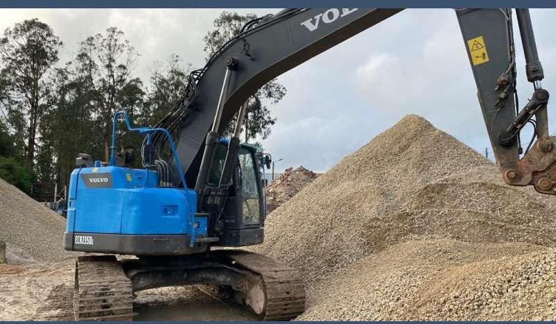 Volvo ECR235DL - Crawler excavator: picture 2 Volvo ECR235DL - Crawler excavator: picture 2
